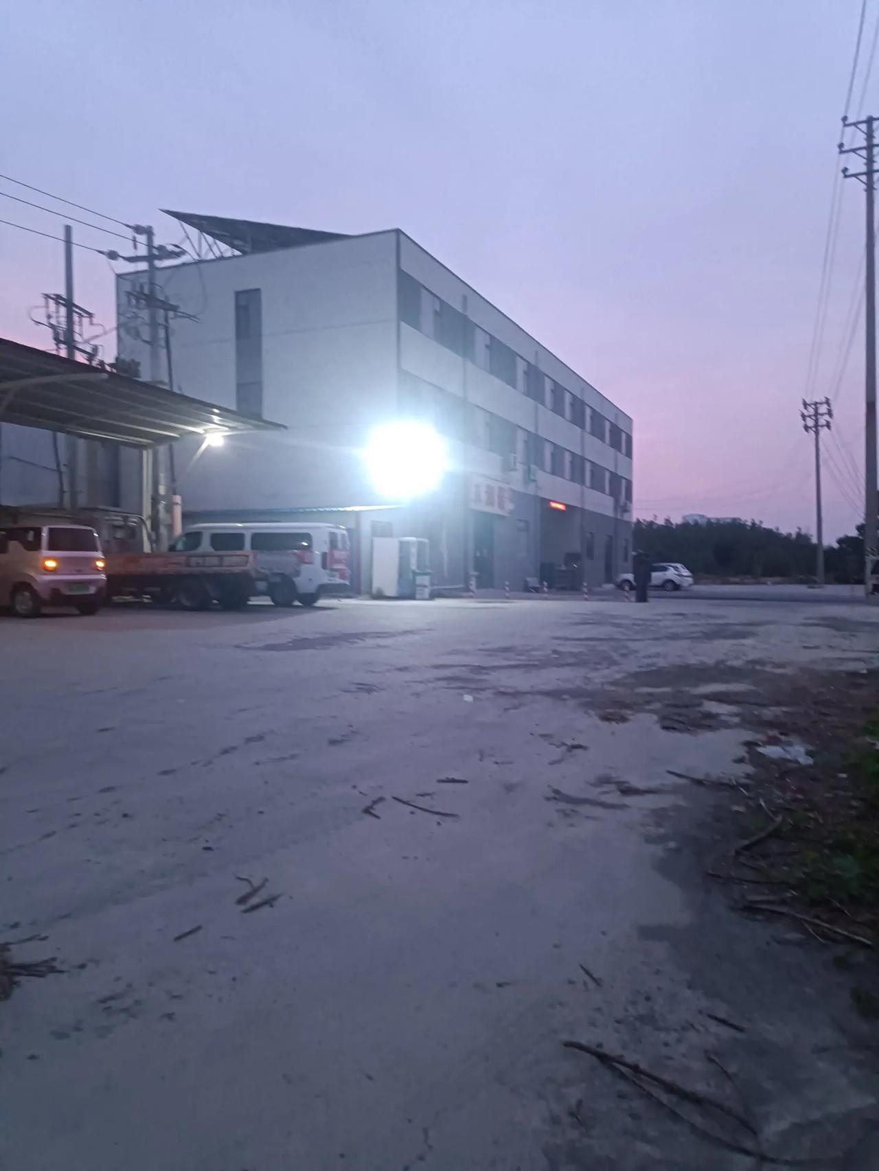 对于房产几乎所有的富人都希望房价涨几乎所有的中层都希望房价涨几乎所有的穷人