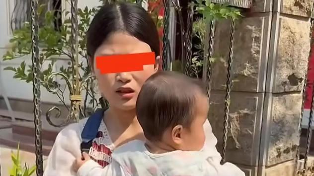 女子抱别人的孩子求复婚,前夫哭笑不得:你为啥不找孩子他爸?