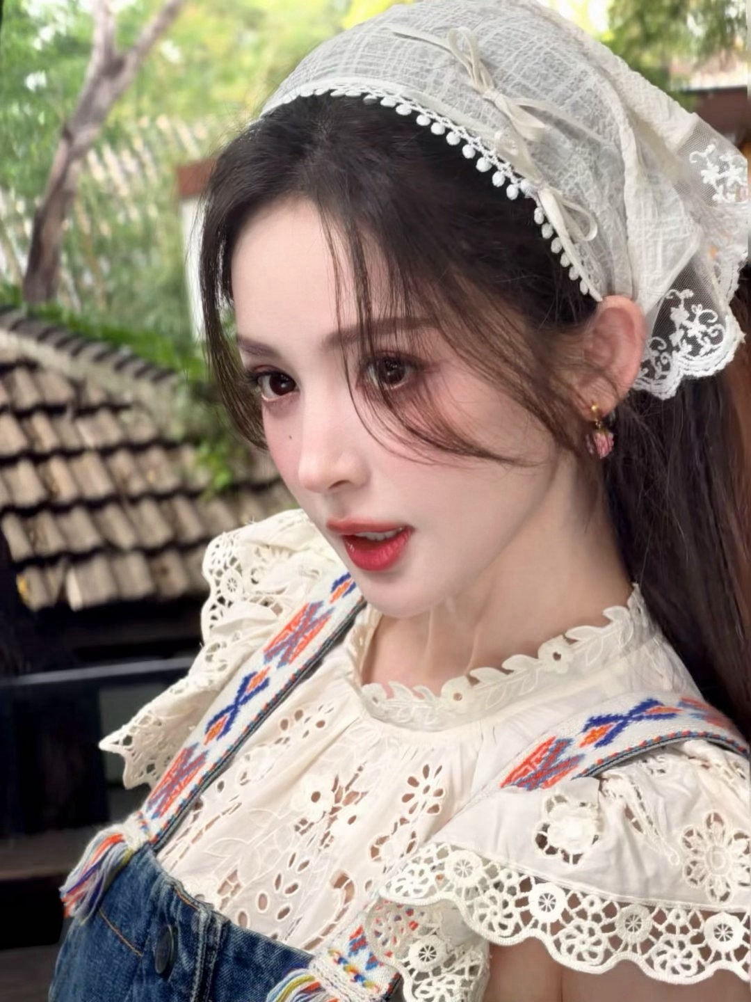 娜扎刷到娜扎这一套田园风格的造型，好夏天、好美萌