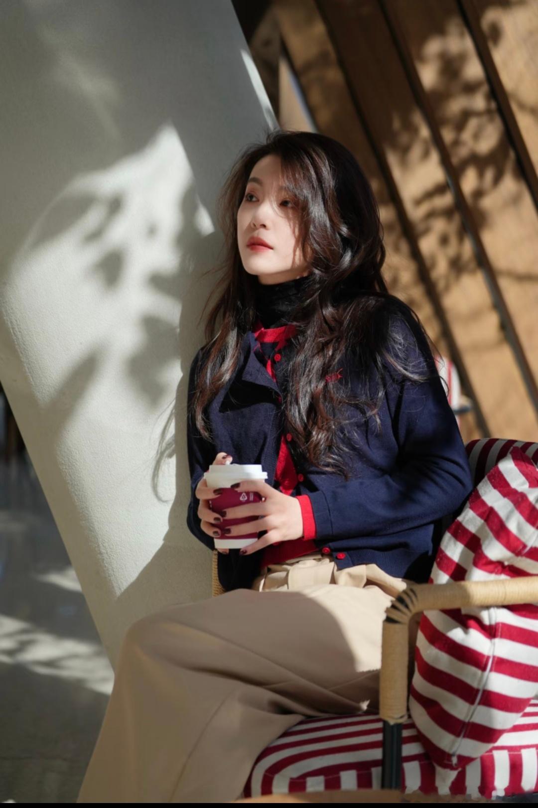 冬日暖阳李云霄，最近营业美照频出