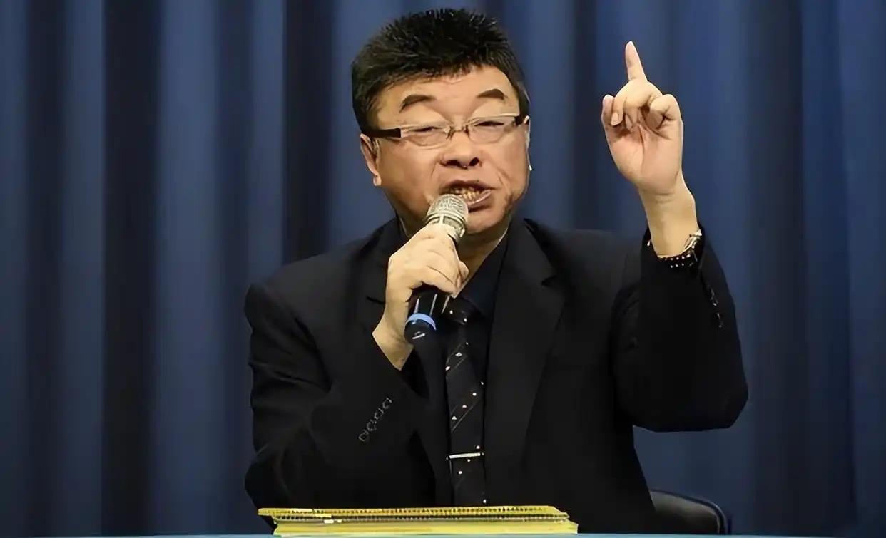 李戡公开质疑邱毅：你在岛内到底还有多少影响力？李戡最近公开“敲打”邱毅，直接