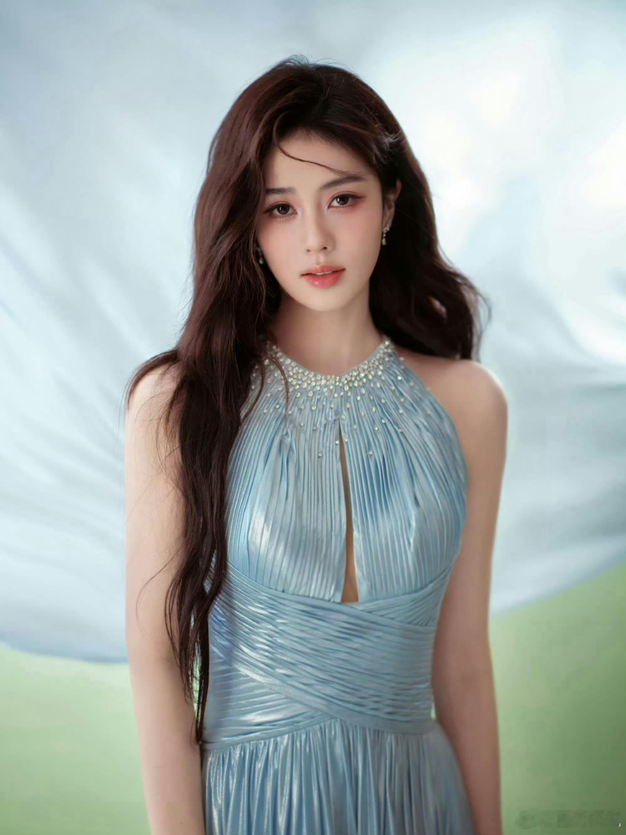 白鹿奔跑吧星落海蓝女神妆白鹿奔跑吧星落海蓝女神妆，根本挪不开眼，太美了白鹿