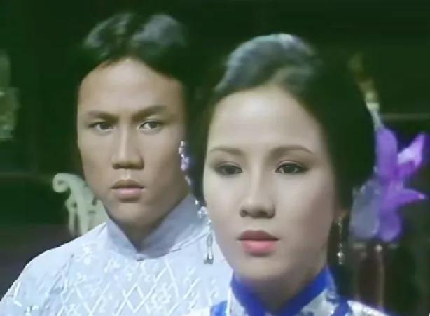 重刷40年前的《大侠霍元甲》才惊觉，女主角赵倩男，从头到尾都是个输家。米雪演的