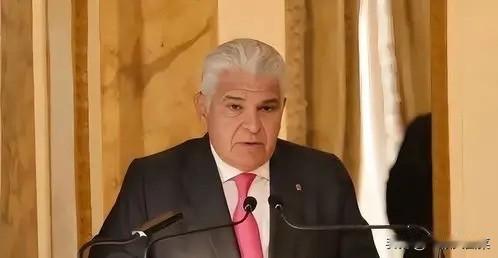 如偿所愿，巴拿马政府终于搬起石头砸自己的脚，国际三大评级机构下调巴拿马的主权信用