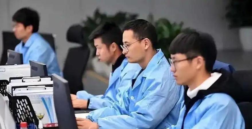 大批AI人才回国，美国人恍然大悟，他们替中国培养了20年人才！ 据美国相关机