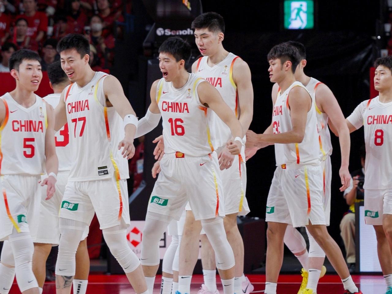 CBA最新消息：据FIBA官网更新中国男篮对阵中国台北男篮的大名单，本场比赛大名