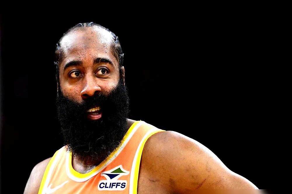 36岁的哈登拼了79场，场场35分钟，结果还是被交易了！他就是想在洛杉矶