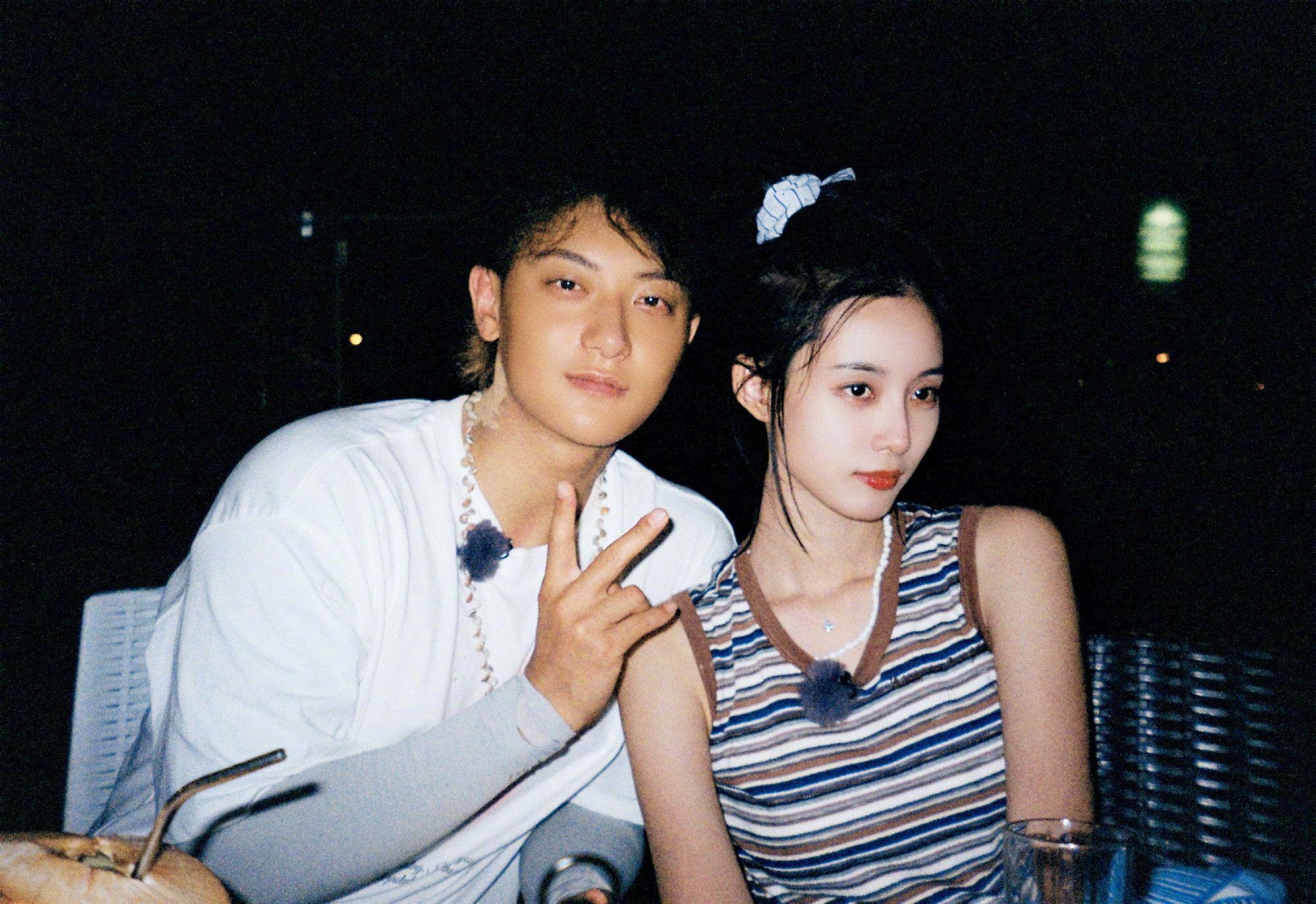 【徐艺洋工作室辟谣世纪婚礼】黄子韬徐艺洋婚礼未卖票徐艺洋工作室今日发文辟谣称，近