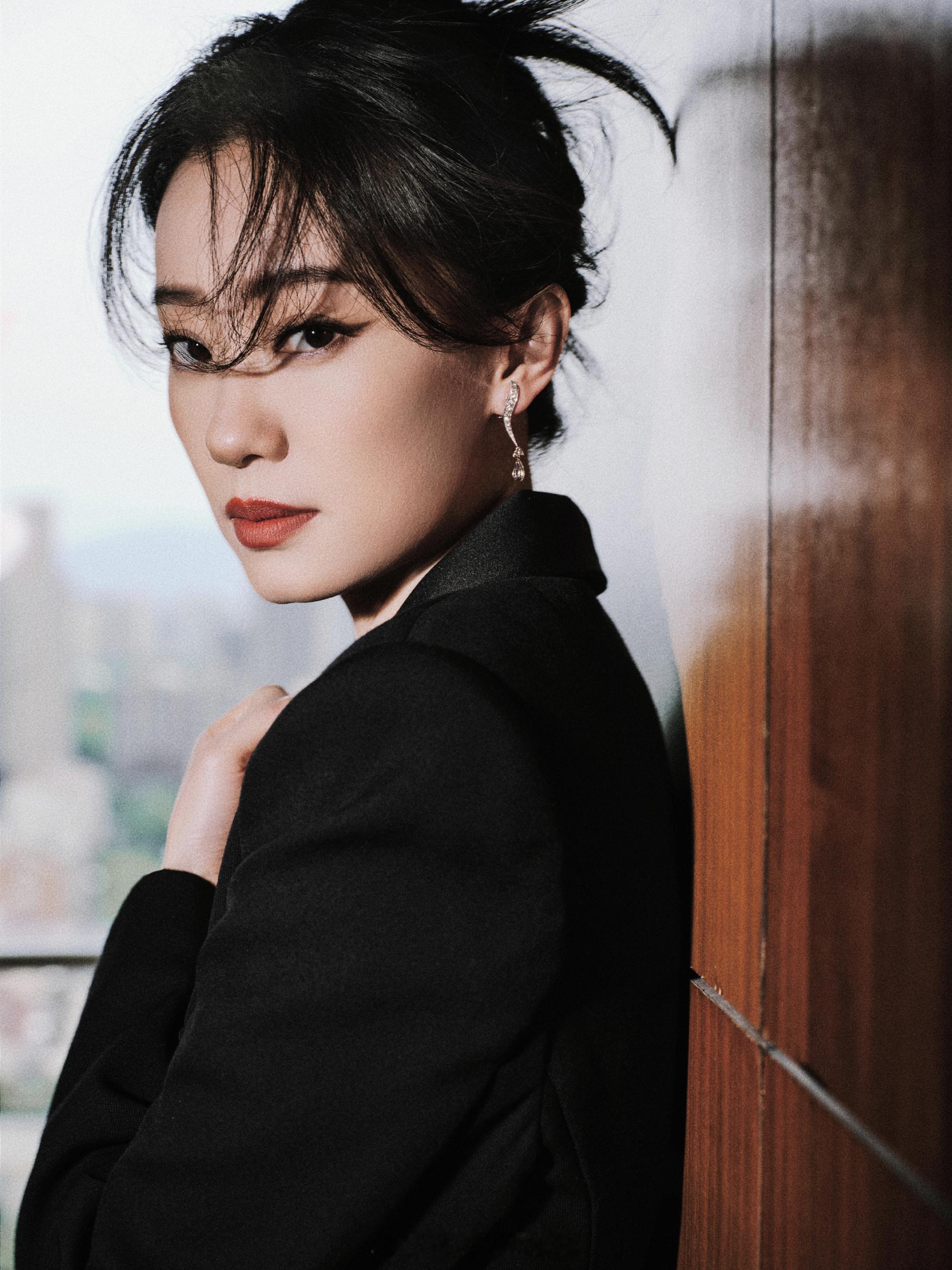 张小斐深西装礼服造型