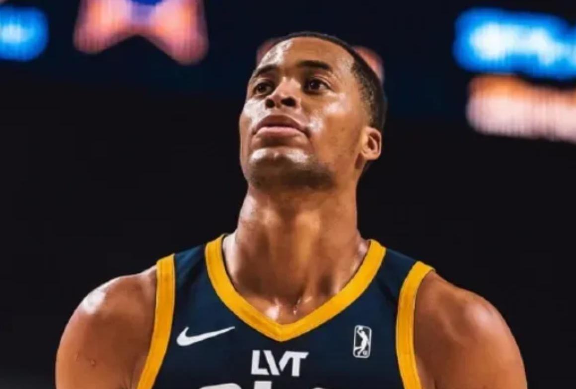 《沈阳日报》：辽宁队第八名外援，已经抵达沈阳！辽篮球迷们，重磅好消息来了！就在