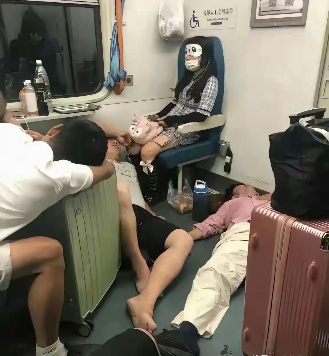 这绝对是我见过最离谱的画面。