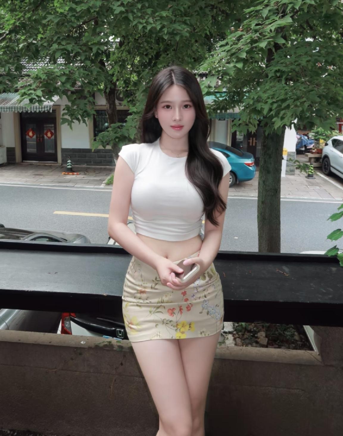 什么样的身材会美到犯规?这样的身材，如果满分💯打个96分不算过分吧？气质女生身