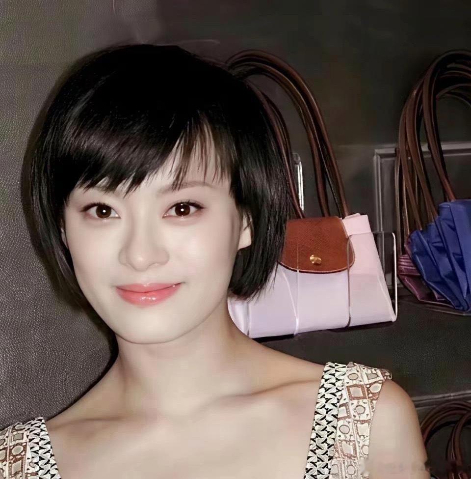 孙俪早期眉眼水灵娇俏，灵动模样真的太戳人了！