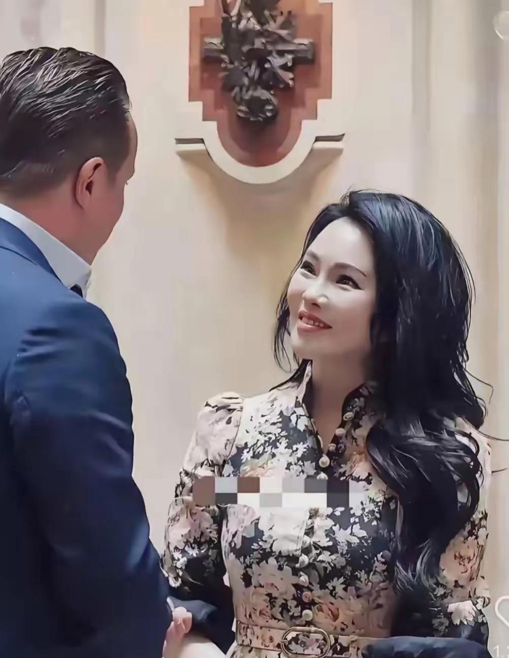 粉色嘴巴可以骗人伊能静的身材、脸蛋也可以骗人但是实事求是，伊能静的这里可骗不