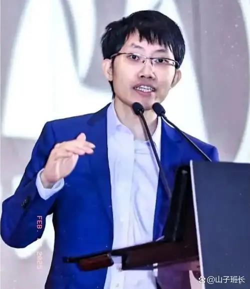 不知道大家有没有注意到，去年年初红得发紫的Deepseek和梁文峰，现在都没什么