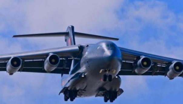 巴铁彻底折服了。如今的巴基斯坦，对中国军工的态度已经从“信任”升华到了“崇拜”。