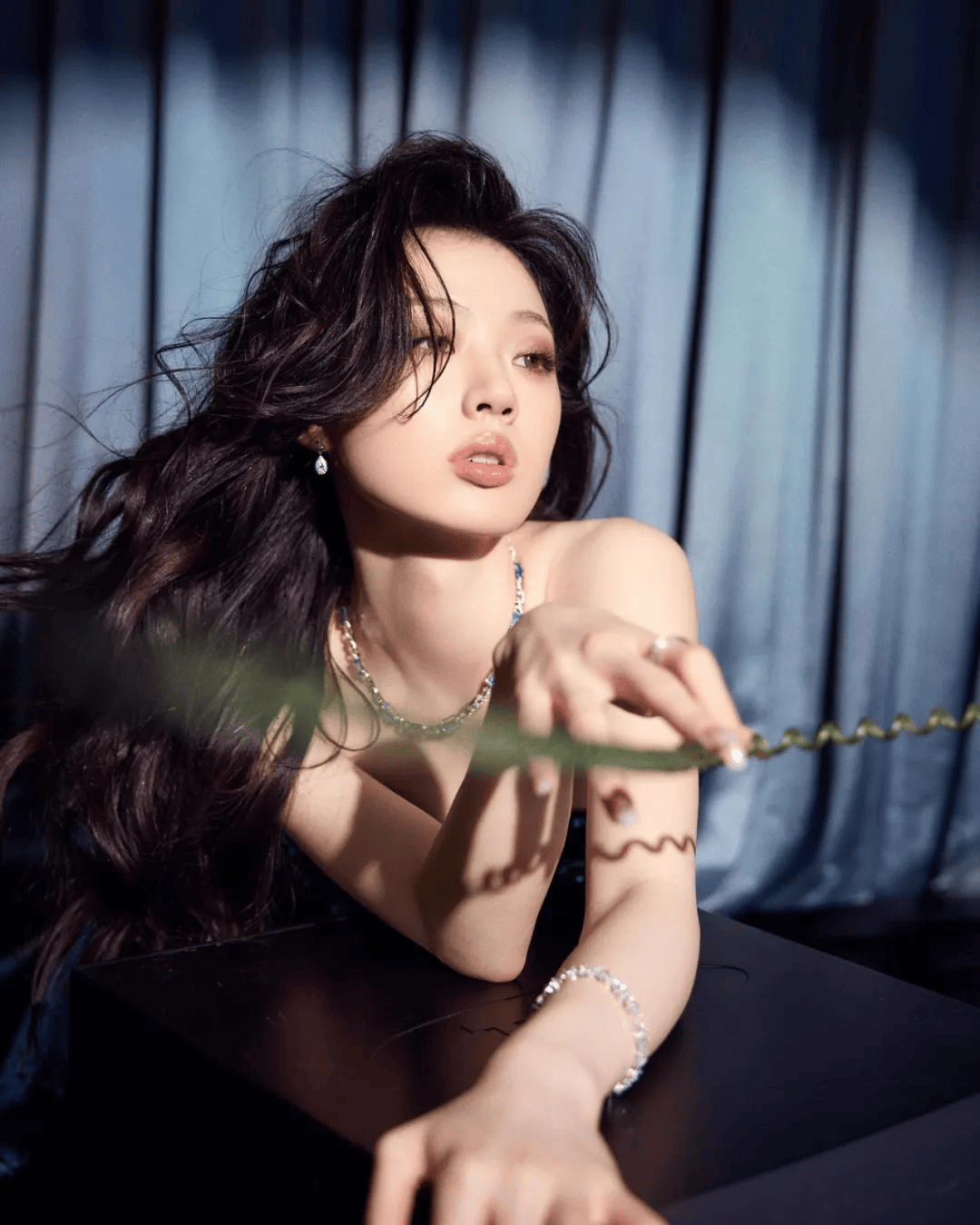 单依纯，气质美女，性感写真壁纸