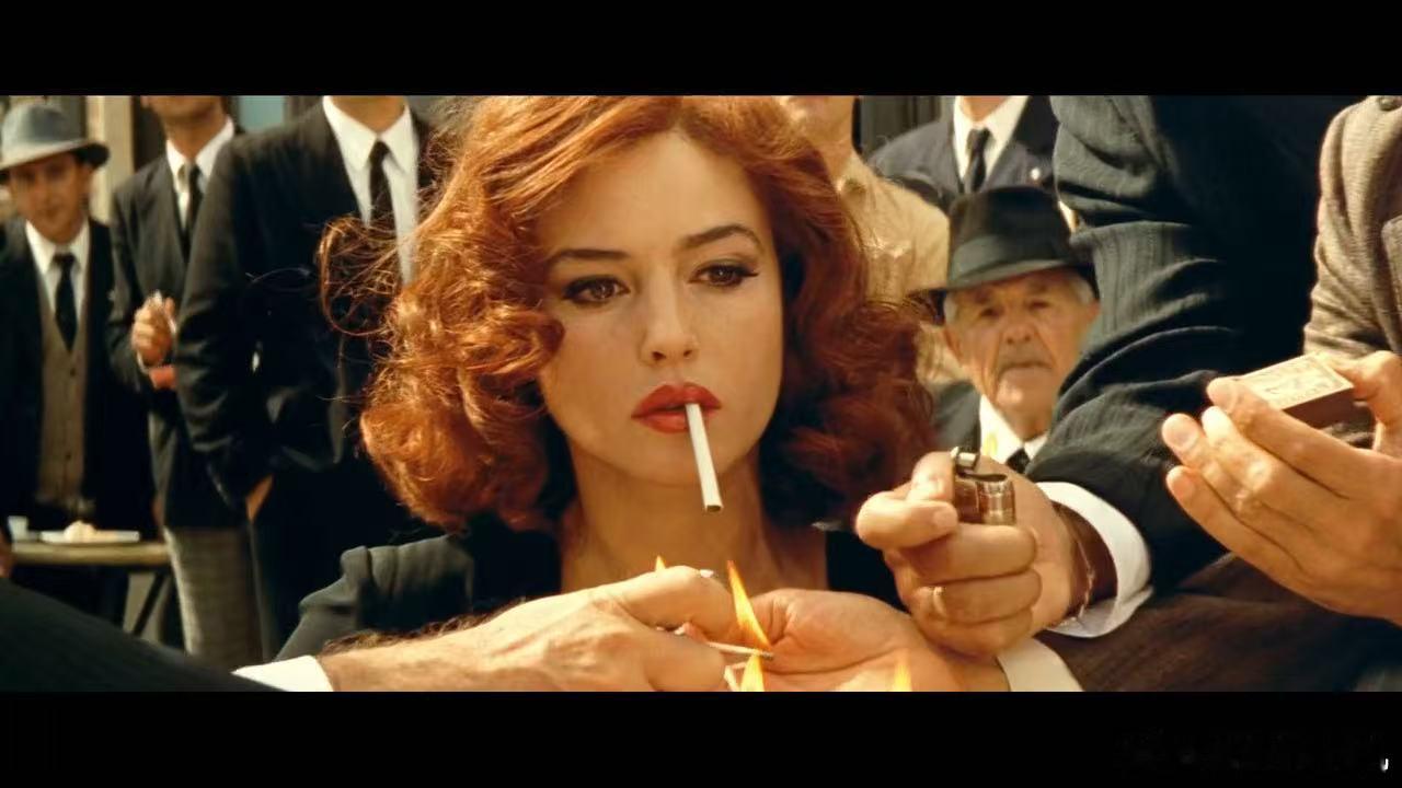 辛芷蕾新剧有电影西西里那味了女神蒙上眼唐盈盈这个角色被辛芷蕾演活了，无论是外在