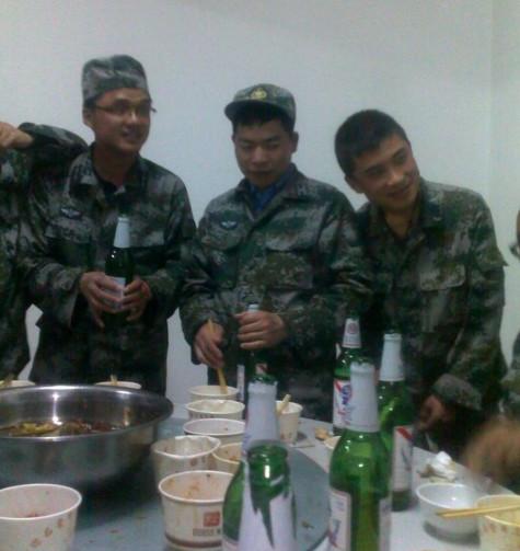 中国军人在部队中能喝酒么? 答案说出来你信么?