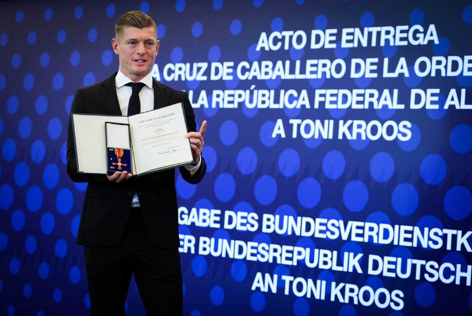 祝贺克罗斯！🤩🎖️🤍克罗斯halamadrid