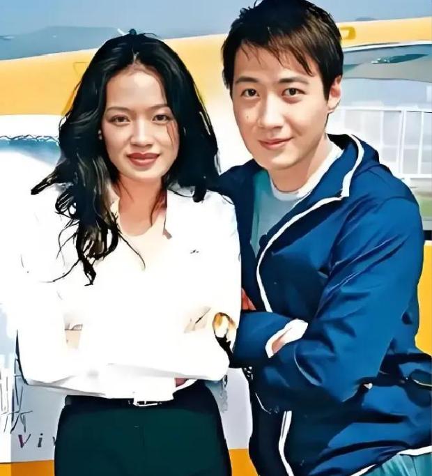 年近三十的舒淇正准备和黎明谈婚论嫁，那天黎明带她回家见长辈。黎父一瞧儿子领进门的