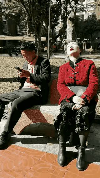 有什样的调情高手，就有什么样弄钱好手大妈假装昏昏欲睡大爷以为有机可乘大爷柏