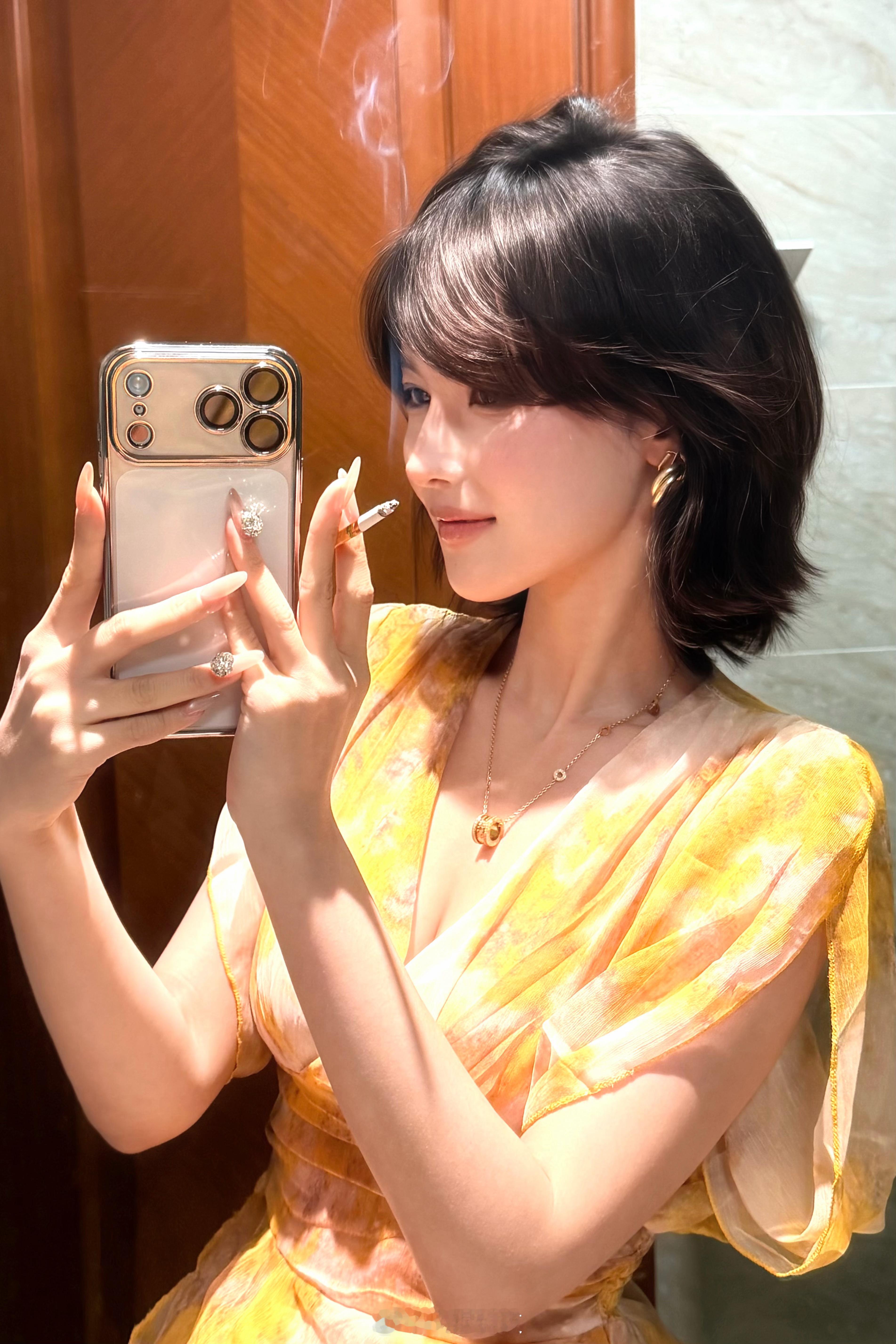 穆粉早安天人们早啊。今天周四了，这周是不是非常漫长呢