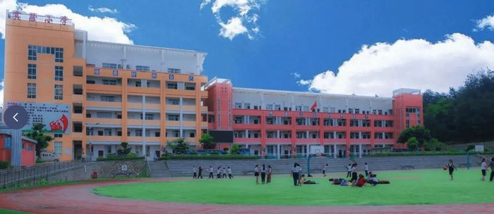 福建莆田家里“豪华装修” 学生被疑假贫困生 教育局回应: 寄住在亲戚家