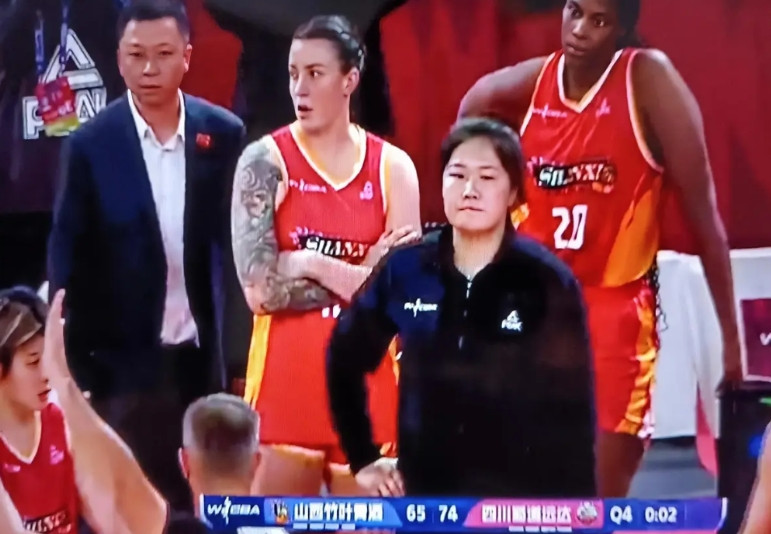山西女篮荣获亚军，虽然有点尴尬。但也在情理之中，可以接受。因为山西女篮犯了三大禁