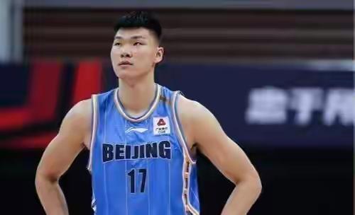 兜兜转转，年初自己提出申请转会的范子铭又不走了，买断这步棋也跟着名存实亡，是成了