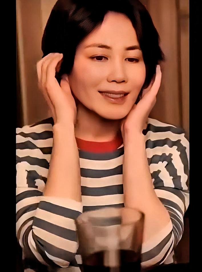 谢贤一走，全网都在盯一个人：王菲。她去不去葬礼？去了，站哪儿？张柏芝肯定