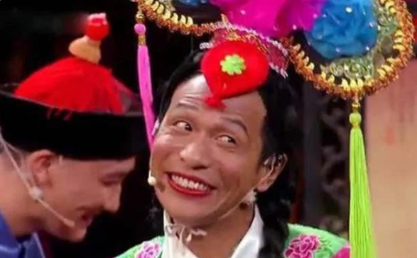 有一次，宋小宝受人之托，对自己的师傅赵本山说道：“师傅，我向你推荐一个人，这个人
