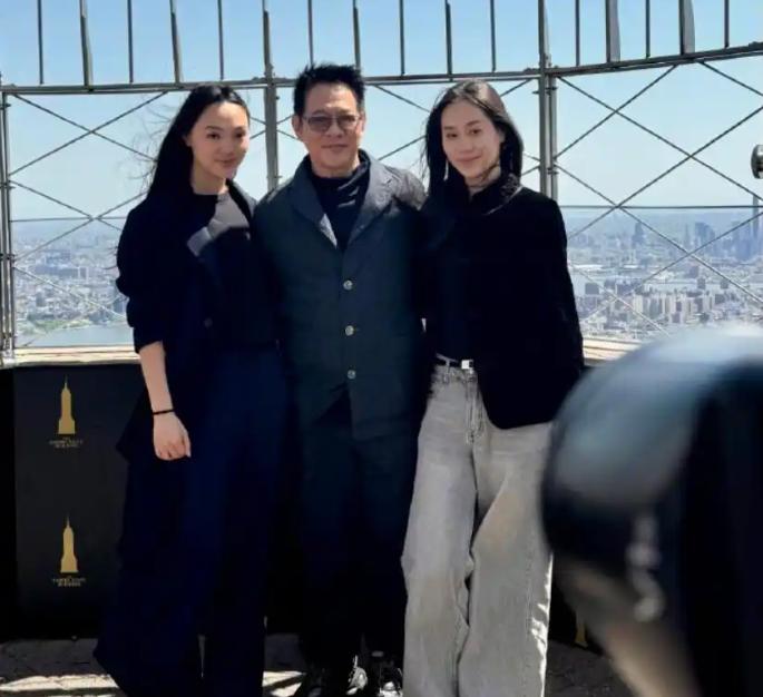 63岁李连杰罕见公开谈甲亢重症！面容大变眼球突出，曾自卑怕见人，称是人生至暗时