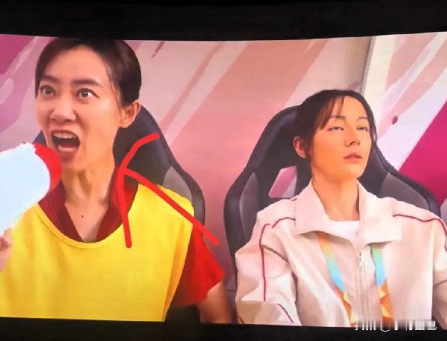 《功夫女足》才上映一天，星爷最担心的事还是发生了。虽然首日票房看着还行，但我