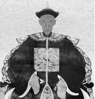 1750年，乾隆生病，皇家太医们治了很久却没有好转一乡下郎中把脉后，大哭道，“