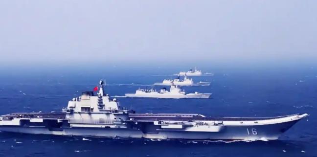 美日澳三国航母战机云集琉球，为何不敢靠近台岛以东？辽宁舰一个动作令其沉默！5月2