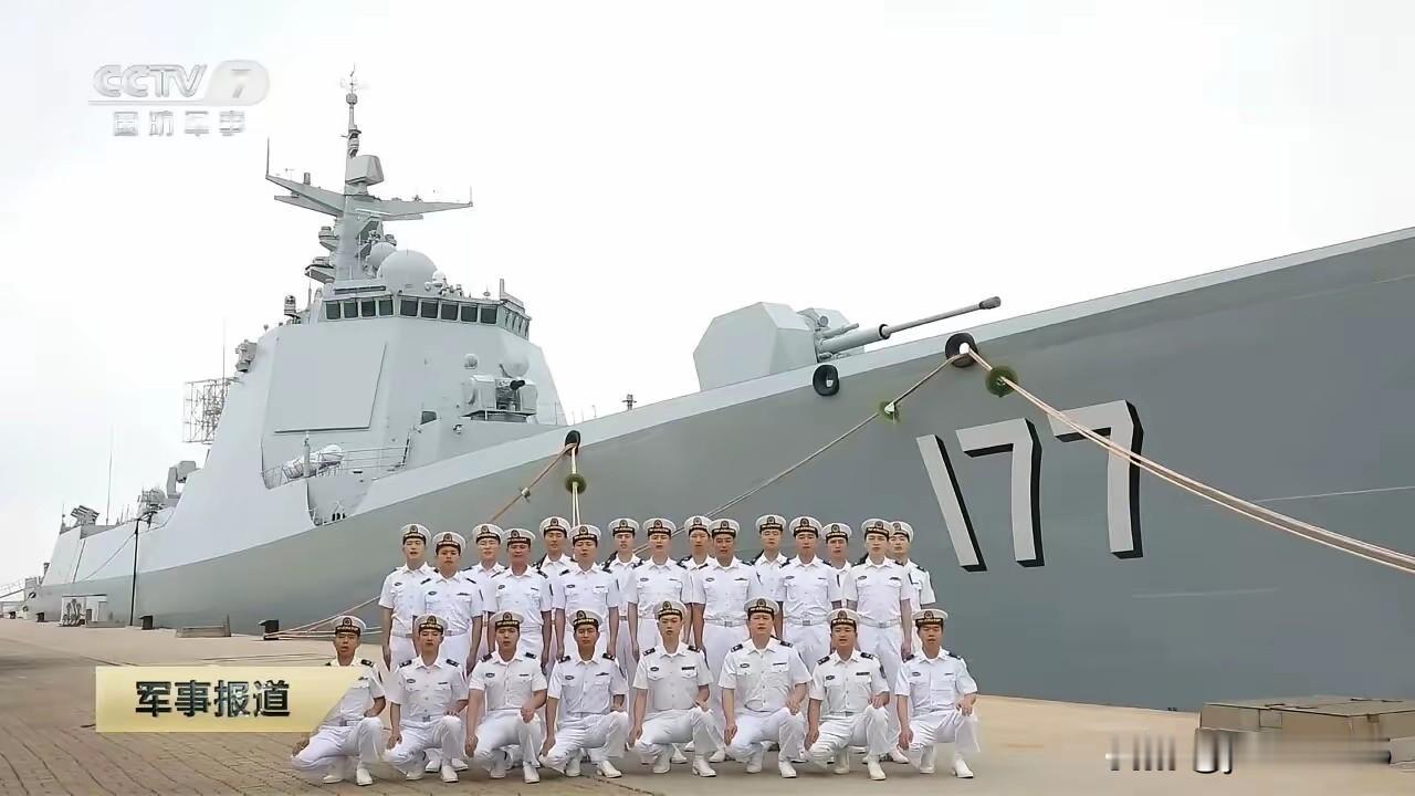 052D第35艘公开亮相，9000吨级新驱或将问世！近日，舷号177的052D
