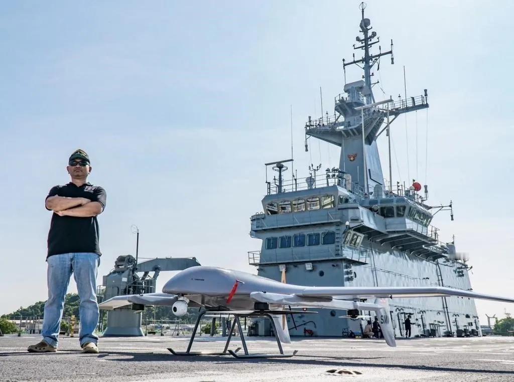 泰国海军近日接收首架MARCUS-B垂直起降无人侦察机，并将其部署于“差克里·纳