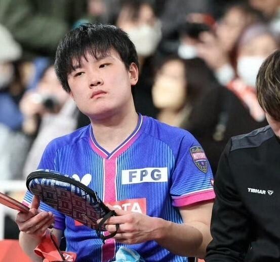 4-2横扫日本张本智和，决赛1-4无缘冠军，19小将温瑞博不敌法国“眼镜侠”小勒