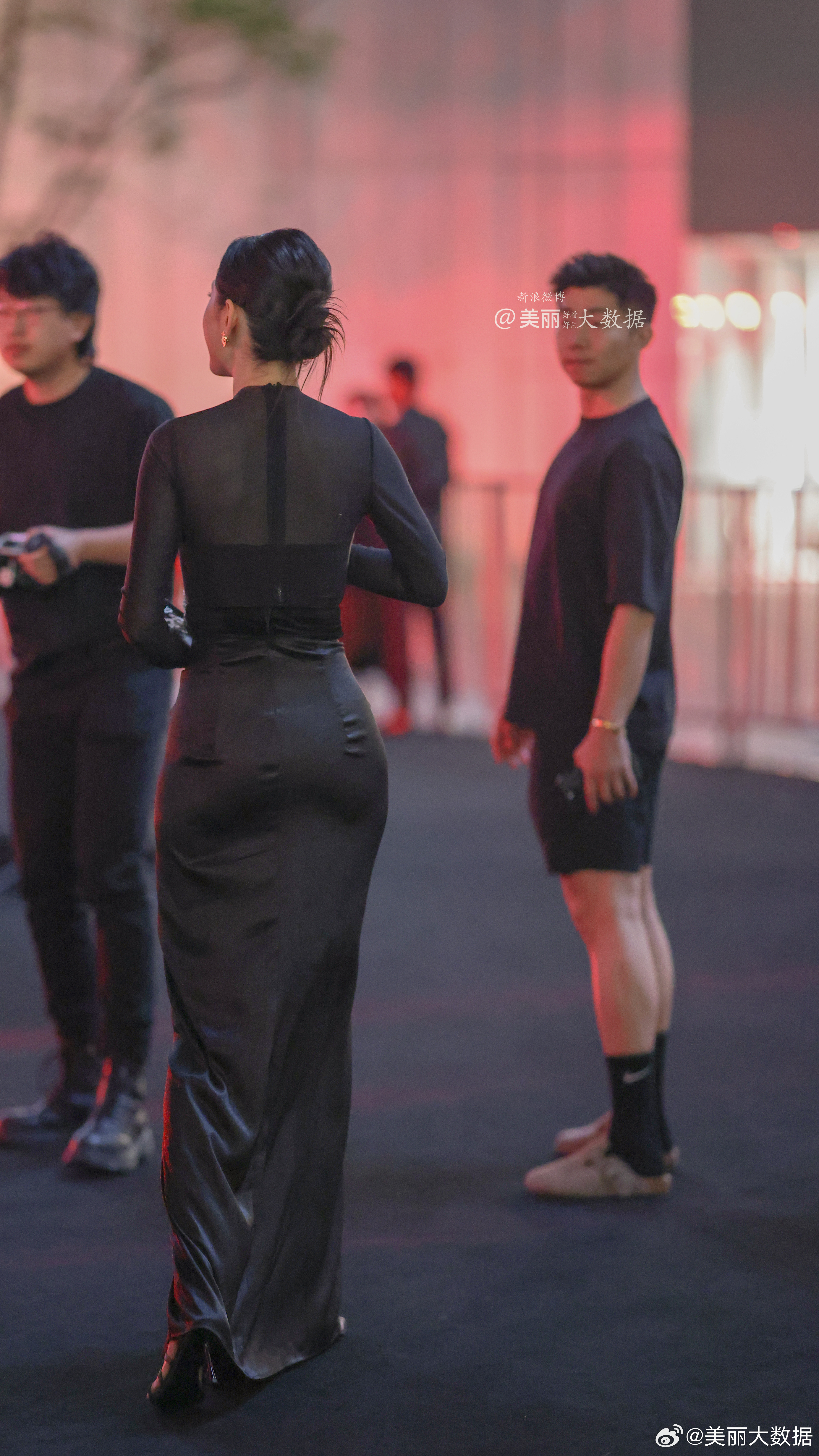 迷人的背影！​​​