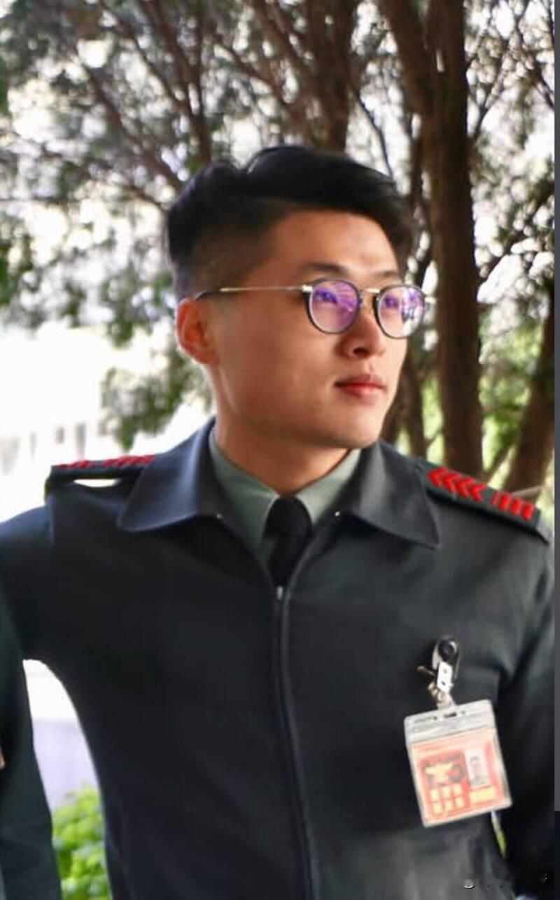 台湾一精英特战士兵被抓？这是台湾炒作的新闻说一名海龙蛙兵在香港失联绿色媒