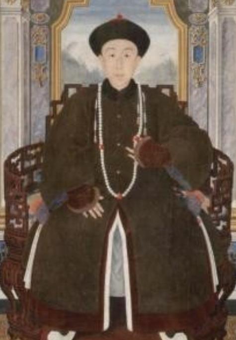 1736年，乾隆的弟弟弘昼与讷亲发生争执，当着百官的面，弘昼突然一脚将讷亲踹倒，