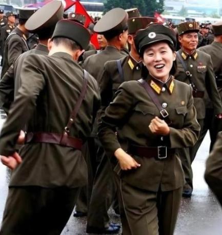 全球独一份！2500万人口养110万大军，被封锁70年却造出全套洲际导弹 很