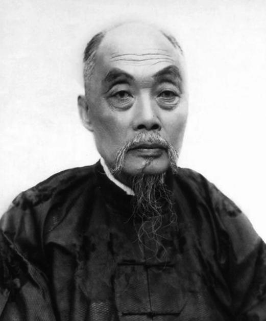 1884年，为了延续香火，清末状元张謇纳了一房小妾，可小妾却迟迟没有怀孕，妻子说