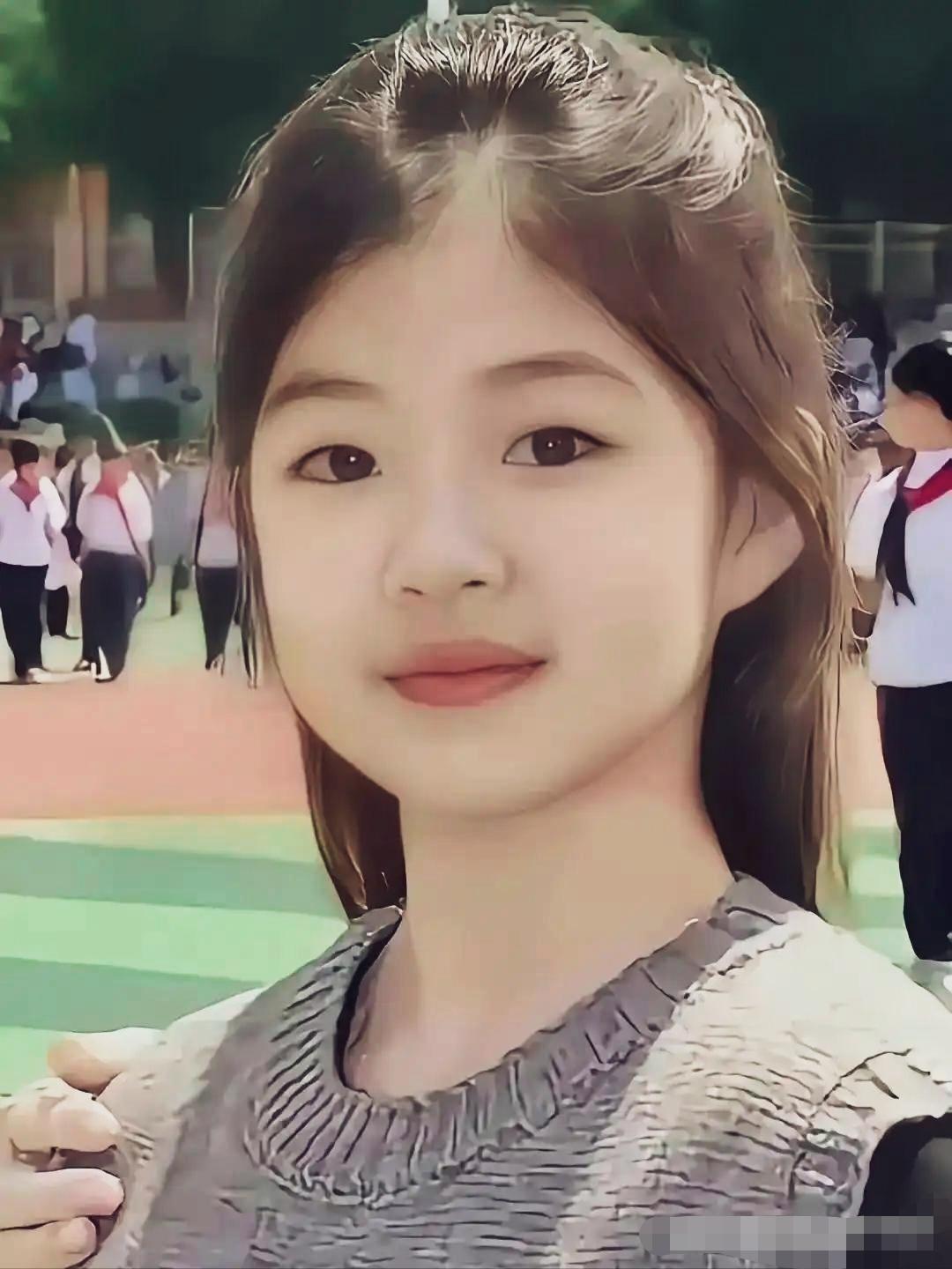 章子怡女儿醒醒神态气质特别像妈妈，未来可期。