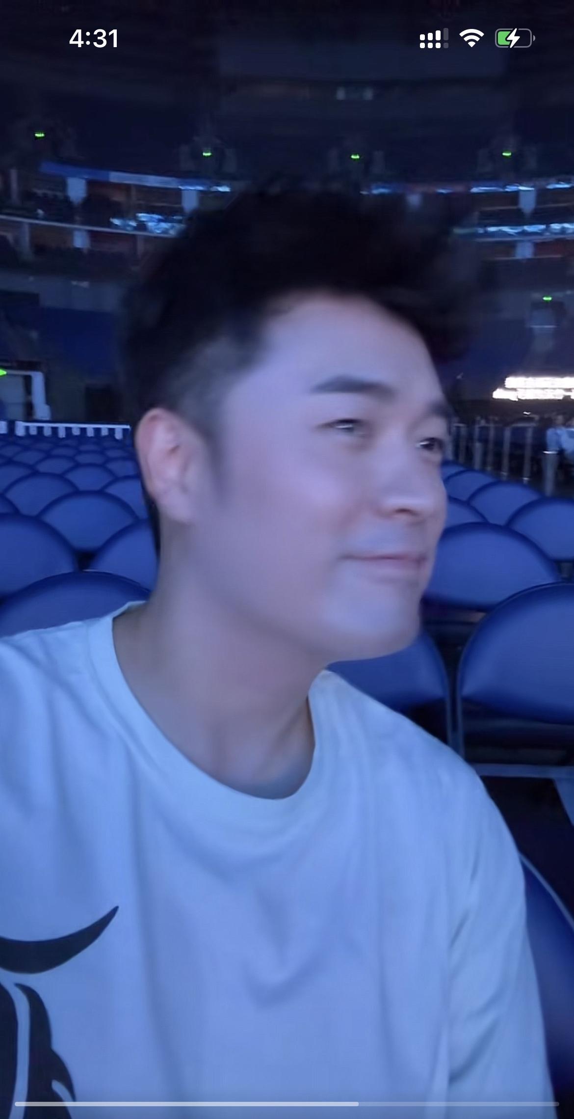 鹿晗演唱会变五哈团建现场，尽管陈赫一直在吐槽鹿晗不给他票，但他还是来了，