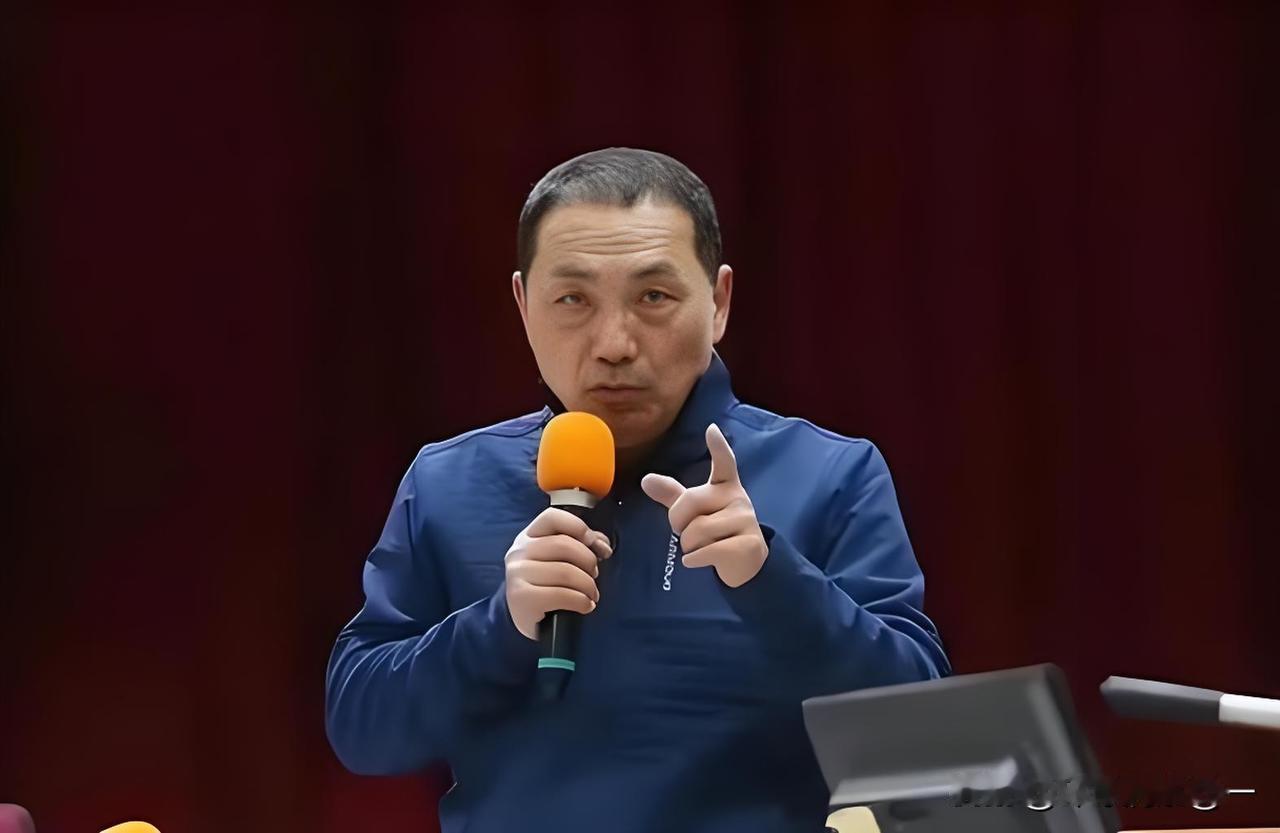 这次台湾毒油风波，真的把岛内最丑陋的政坛双面人，彻底扒得底朝天！8000吨