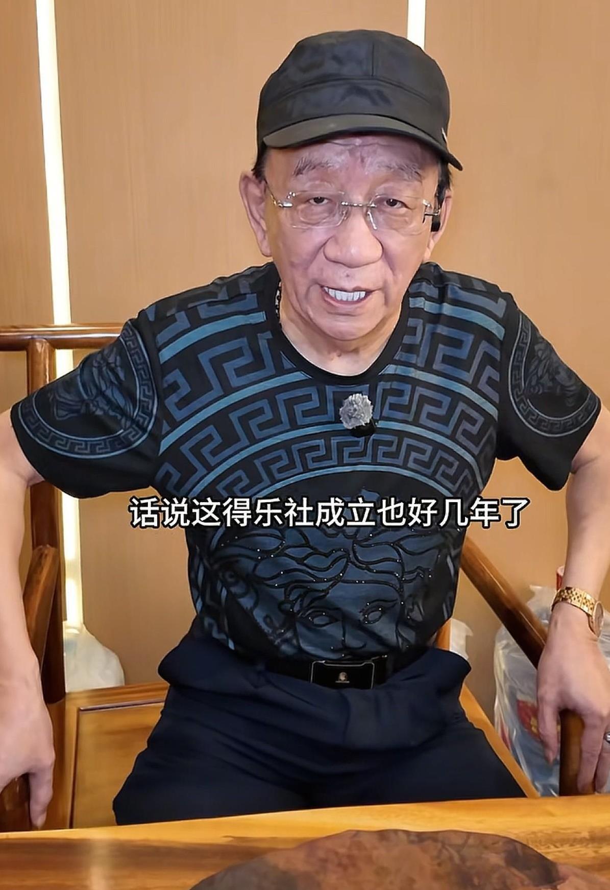 #秋日生活打卡季#侯耀华，现身长沙，为得乐社代言，感谢观众。刚刚刷到得乐喜剧社