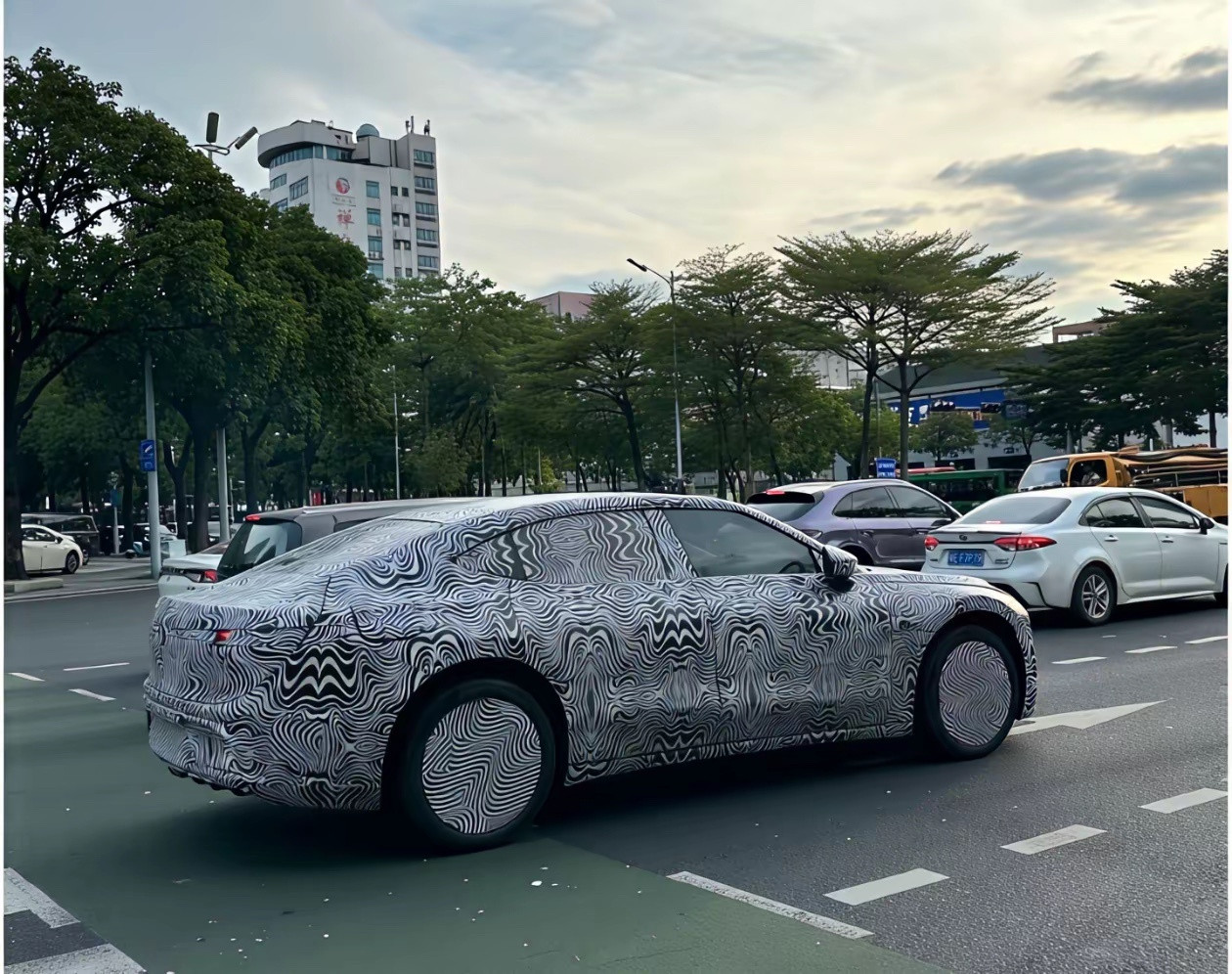 兄弟们！一汽大众全新纯电SUVID.AURA路试谍照来了！作为大众全新新能源序