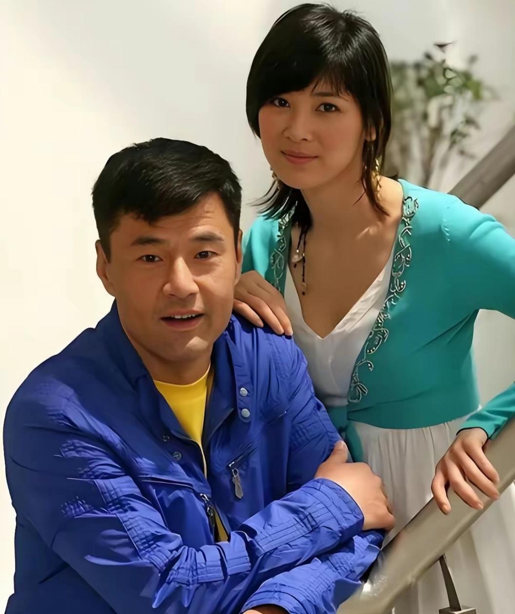 于荣光63岁那年，他的妻子王玉苓，铁了心要和他离婚，还要冻结于荣光，50
